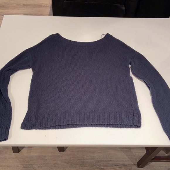 Hollister Knit Crewneck - Picture 3 of 4